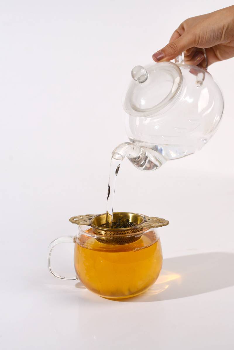 Makaibari Tea Strainer Gold with Drip Bowl - Image 2